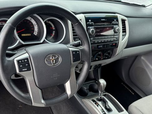 Used 2012 Toyota Tacoma 4x4 Access Cab V6 image 9