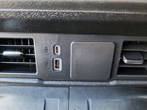 Used 2024 Chevrolet Silverado 2500 Custom w/ Custom Value Package image 27