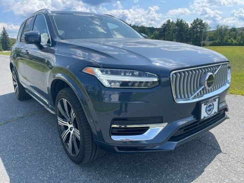 Used 2025 Volvo XC90 T8 Plus w/ Protection Package Premier AWD/4WD image 6