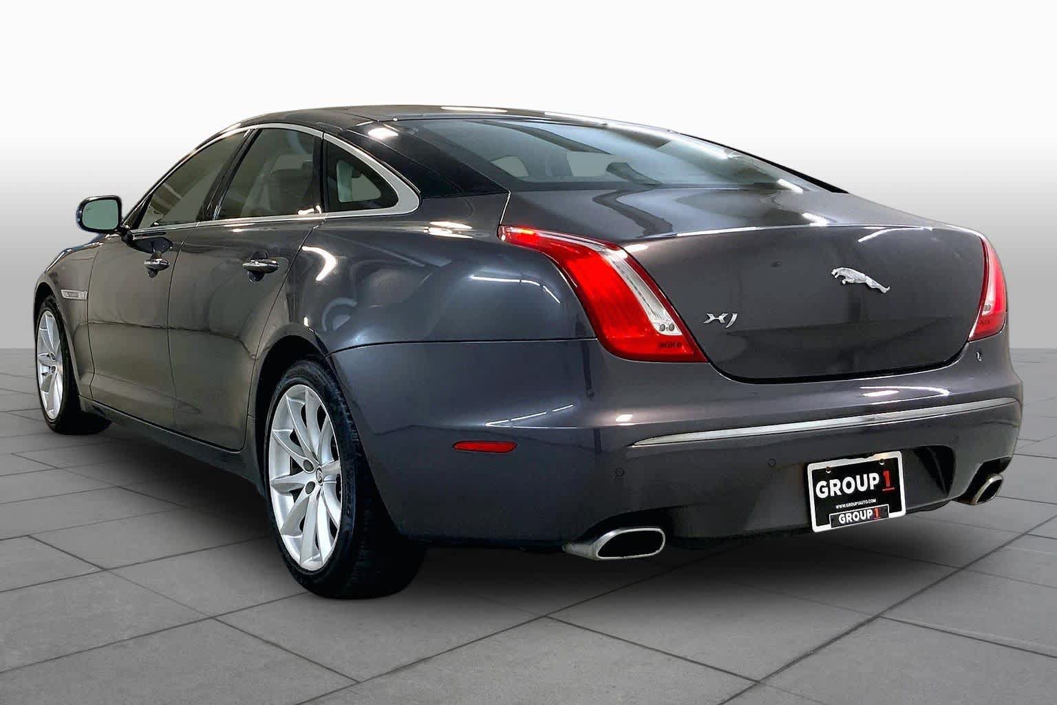 Used 2011 Jaguar XJ RWD image 11