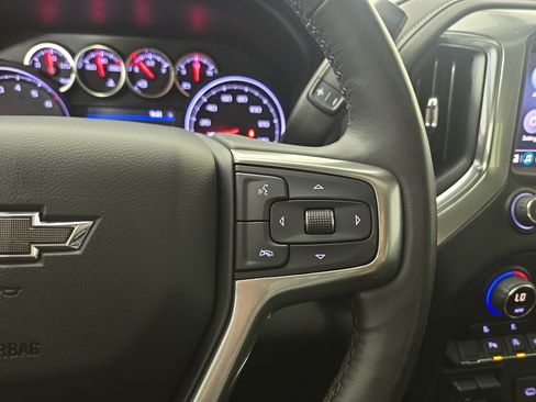 Used 2019 Chevrolet Silverado 1500 LT Trail Boss AWD/4WD image 17