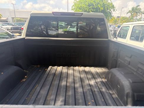 Used 2023 GMC Sierra 1500 SLT w/ SLT Premium Package AWD/4WD image 6