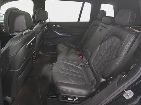 Certified 2023 BMW X7 xDrive40i w/ M Sport Package image 10