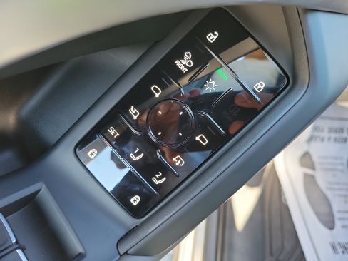 New 2025 Audi Q5 Prestige image 17