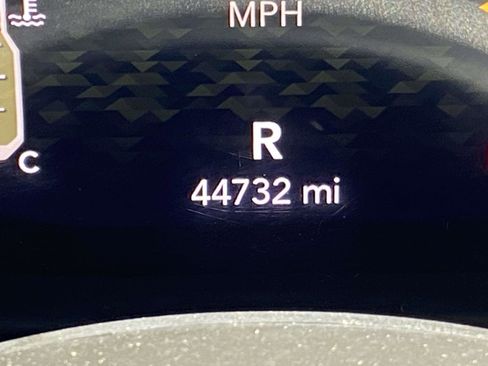 Used 2021 Jeep Gladiator Willys image 3