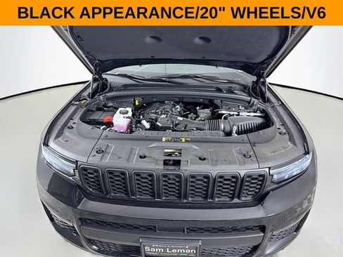 New 2025 Jeep Grand Cherokee L Limited w/ Black Appearance Package AWD/4WD image 32