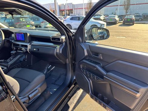New 2025 Toyota 4Runner SR5 AWD/4WD image 8