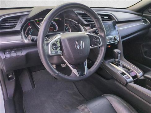 Used 2019 Honda Civic Touring image 10