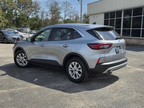 Used 2024 Ford Escape Active w/ Cold Weather Package FWD image 4