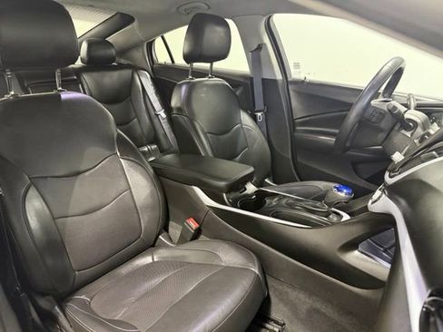 Used 2017 Chevrolet Volt LT w/ Comfort Package FWD image 25