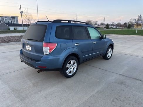 Used 2010 Subaru Forester 2.5X Limited image 3