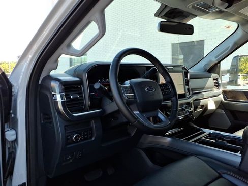 Used 2025 Ford F250 Lariat AWD/4WD image 5
