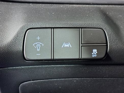 Used 2023 Hyundai Elantra Limited image 10