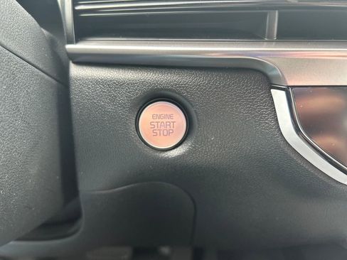 New 2025 Kia Sorento S image 14