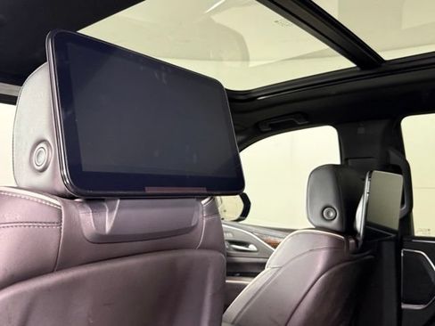 Used 2021 Cadillac Escalade Premium Luxury w/ LPO, Illumination Package AWD/4WD image 27