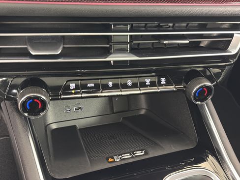Certified 2024 Chevrolet Traverse RS w/ LPO, Floor Liner Package AWD/4WD image 29