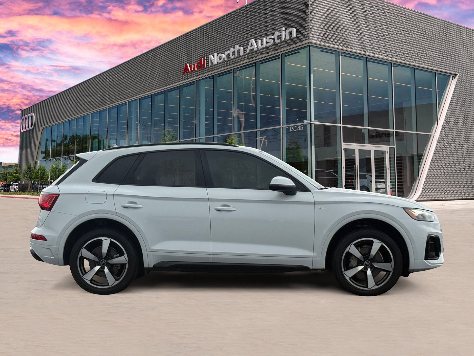 Used 2023 Audi Q5 2.0T Premium Plus w/ Premium Plus Package AWD/4WD image 4