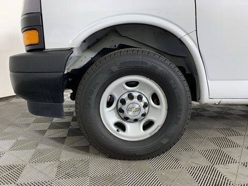 Used 2021 Chevrolet Express 2500 w/ Driver Convenience Package image 12