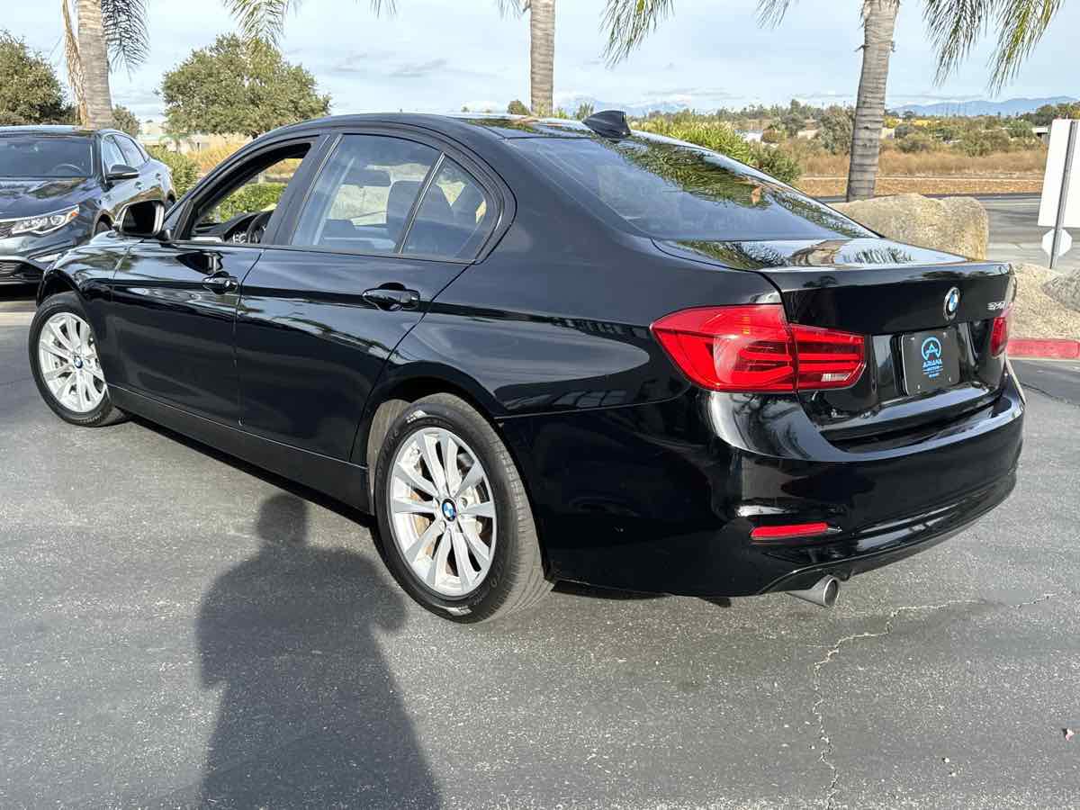 Used 2018 BMW 320i Sedan RWD image 11