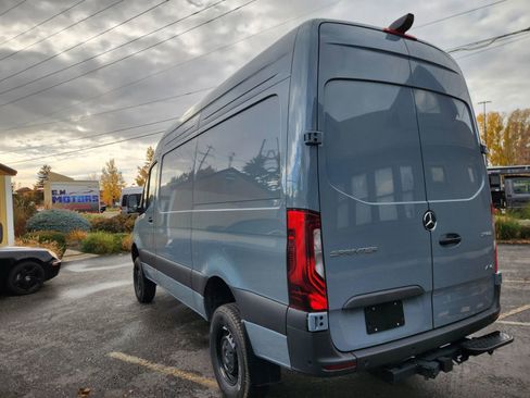 Used 2025 Mercedes-Benz Sprinter 2500 image 7