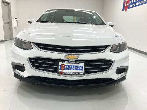 Used 2018 Chevrolet Malibu LT w/ Driver Confidence Package image 5