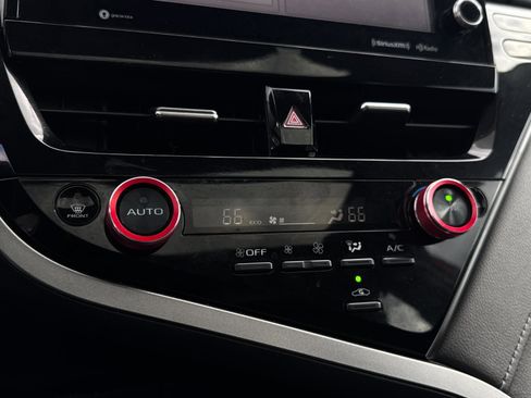 Used 2022 Toyota Camry SE w/ Audio Upgrade Package image 20