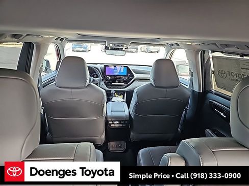 New 2026 Toyota Highlander Platinum image 21