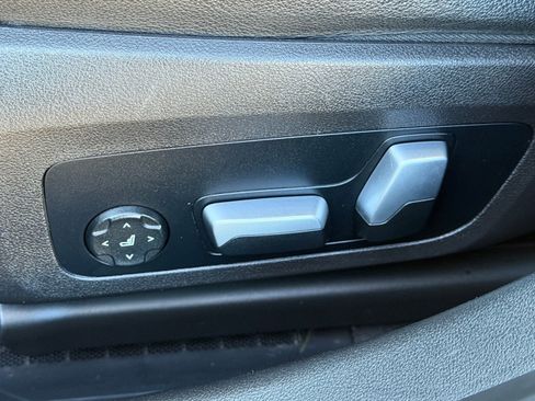 Certified 2022 BMW 330i Sedan w/ Driving Assistance Package image 19