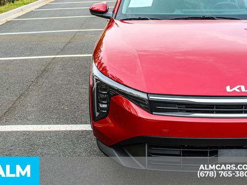 Used 2025 Kia K4 LXS FWD image 12