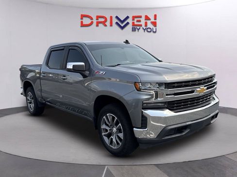 Used 2022 Chevrolet Silverado 1500 LT AWD/4WD image 1
