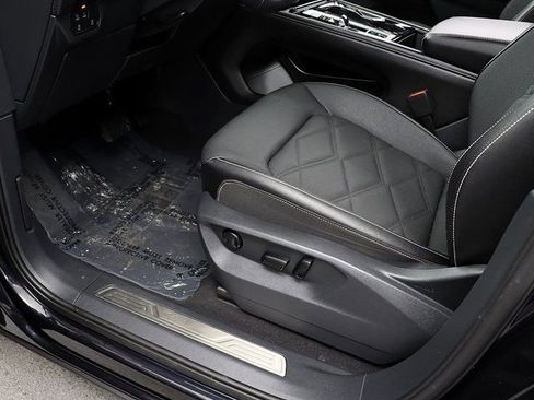 Used 2024 Volkswagen Atlas SE image 25