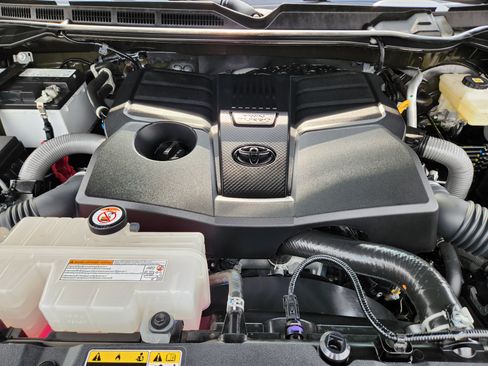 Used 2024 Toyota Tundra Limited image 30