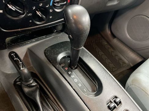 Used 2005 Jeep Liberty Sport AWD/4WD image 16