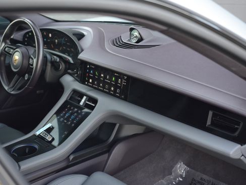 Certified 2022 Porsche Taycan 4S image 30