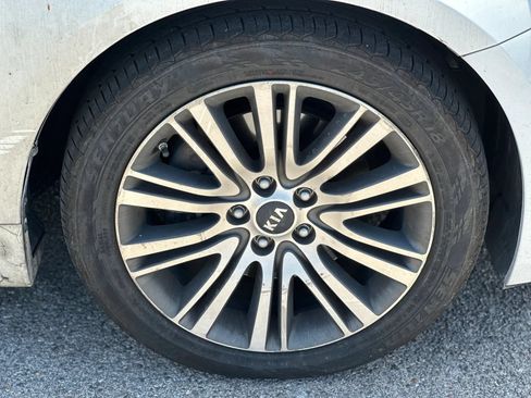 Used 2016 Kia Cadenza FWD image 27