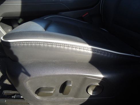 Used 2024 GMC Acadia Denali w/ Super Cruise Package image 25