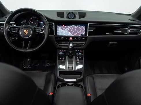 Used 2024 Porsche Macan AWD/4WD image 10