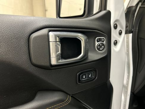 Used 2021 Jeep Gladiator Overland AWD/4WD image 25
