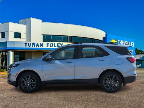 Used 2024 Chevrolet Equinox RS FWD image 2
