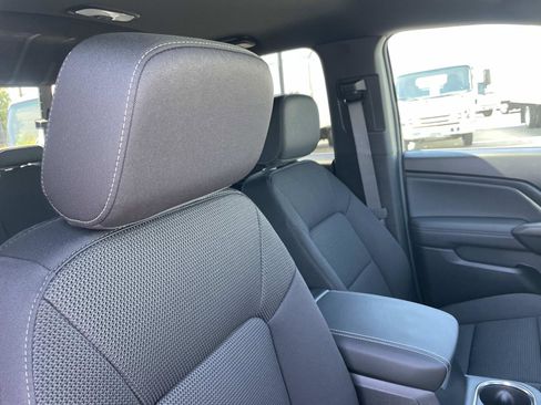 New 2026 GMC Canyon Elevation w/ Convenience Package RWD image 28