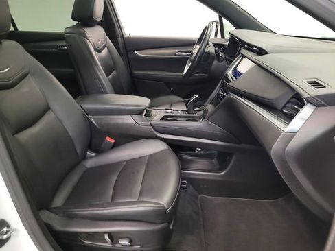 Used 2023 Cadillac XT6 Luxury image 17