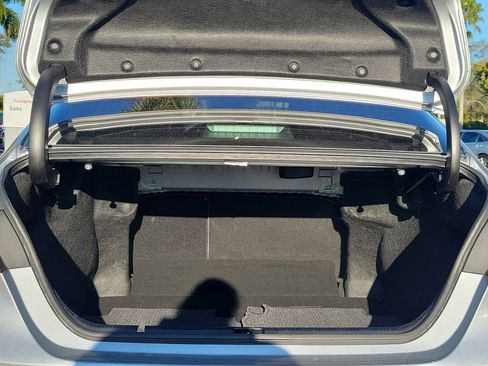 Used 2023 Toyota Camry SE image 7