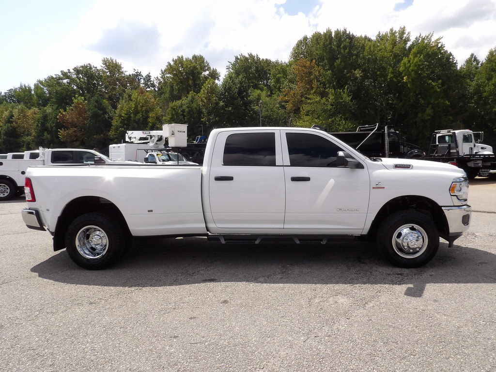 Used 2021 RAM 3500 Tradesman w/ Chrome Appearance Group AWD/4WD image 9