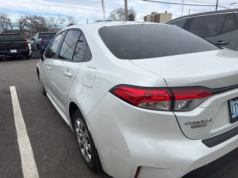 Used 2023 Toyota Corolla LE image 2