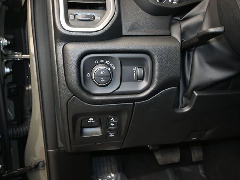 New 2026 RAM 1500 4x4 Crew Cab image 12