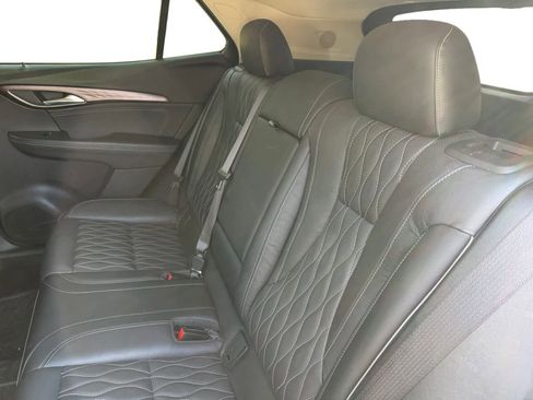 Used 2021 Buick Envision Avenir w/ Technology Package II image 13