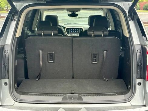 Used 2023 GMC Acadia Denali w/ Denali Ultimate Package FWD image 17