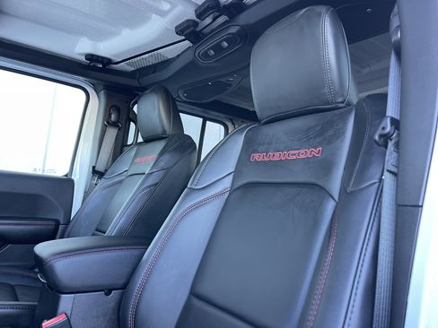 New 2026 Jeep Wrangler Unlimited Rubicon w/ Technology Group image 16