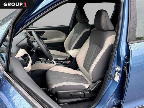 Used 2025 Subaru Forester AWD/4WD image 8