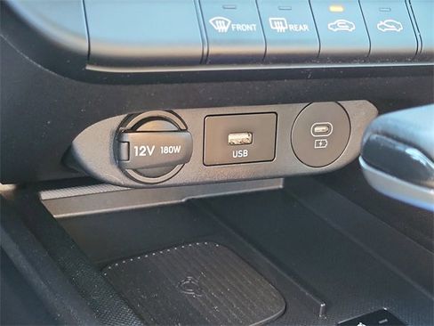 Used 2025 Hyundai Elantra Sport image 11